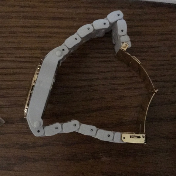 Juicey Couture white and gold watch - Picture 4 of 4